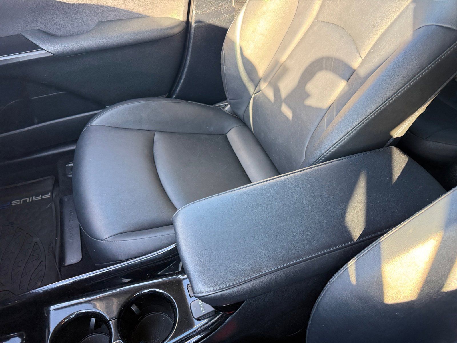 Used 2017 Toyota Prius Prime Advanced image 14