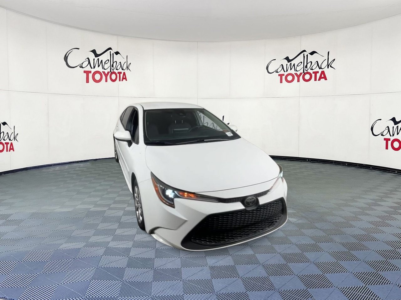 Used 2021 Toyota Corolla LE w/ Carpet Mat Package (TMS) FWD image 4