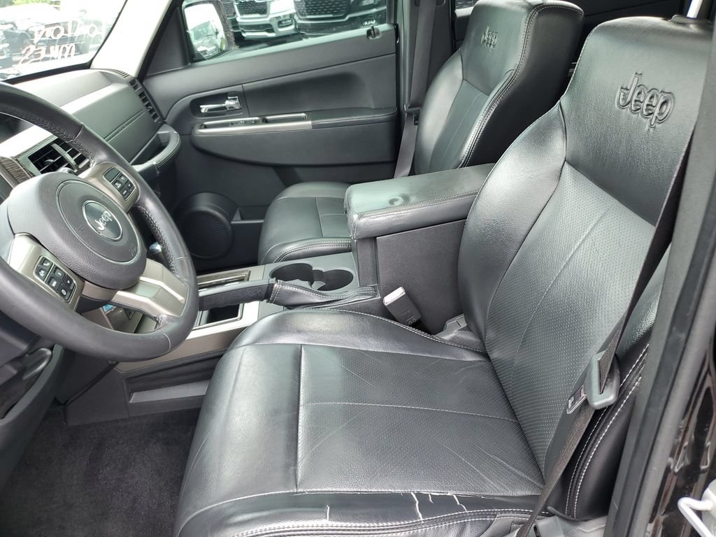 Used 2012 Jeep Liberty Limited Jet w/ Comfort/Convenience Group AWD/4WD image 16