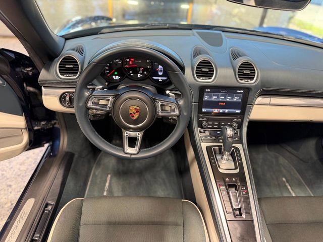 Used 2018 Porsche 718 Boxster RWD image 21