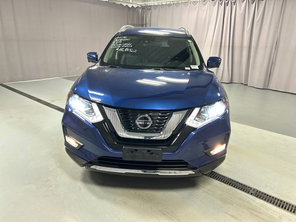 Used 2018 Nissan Rogue SL image 2