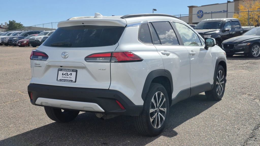 Used 2024 Toyota Corolla Cross XLE w/ Convenience Package image 5