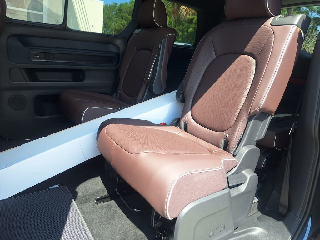 New 2025 Volkswagen ID. Buzz Pro S Plus image 23