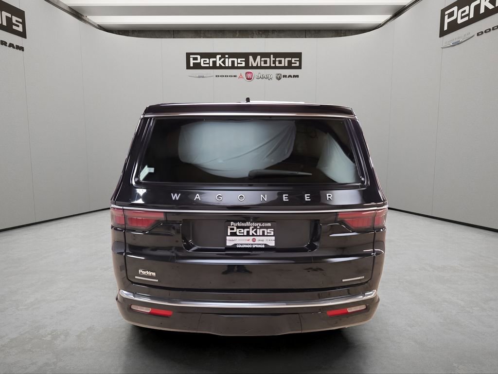 Used 2023 Jeep Wagoneer Series III w/ Preferred Equipment Group image 4