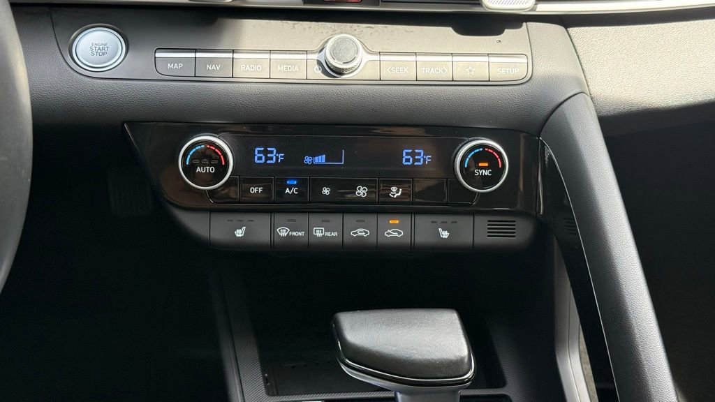 Used 2023 Hyundai Elantra Limited image 20