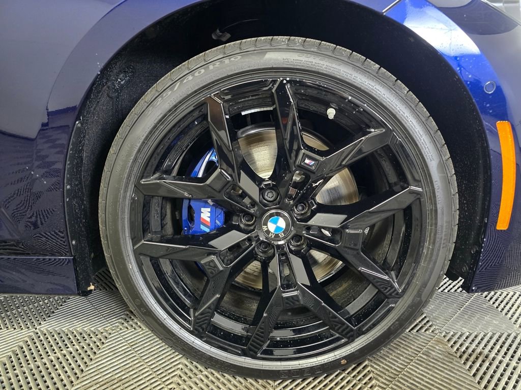 New 2026 BMW 330i xDrive Sedan w/ M Sport Package AWD/4WD image 2