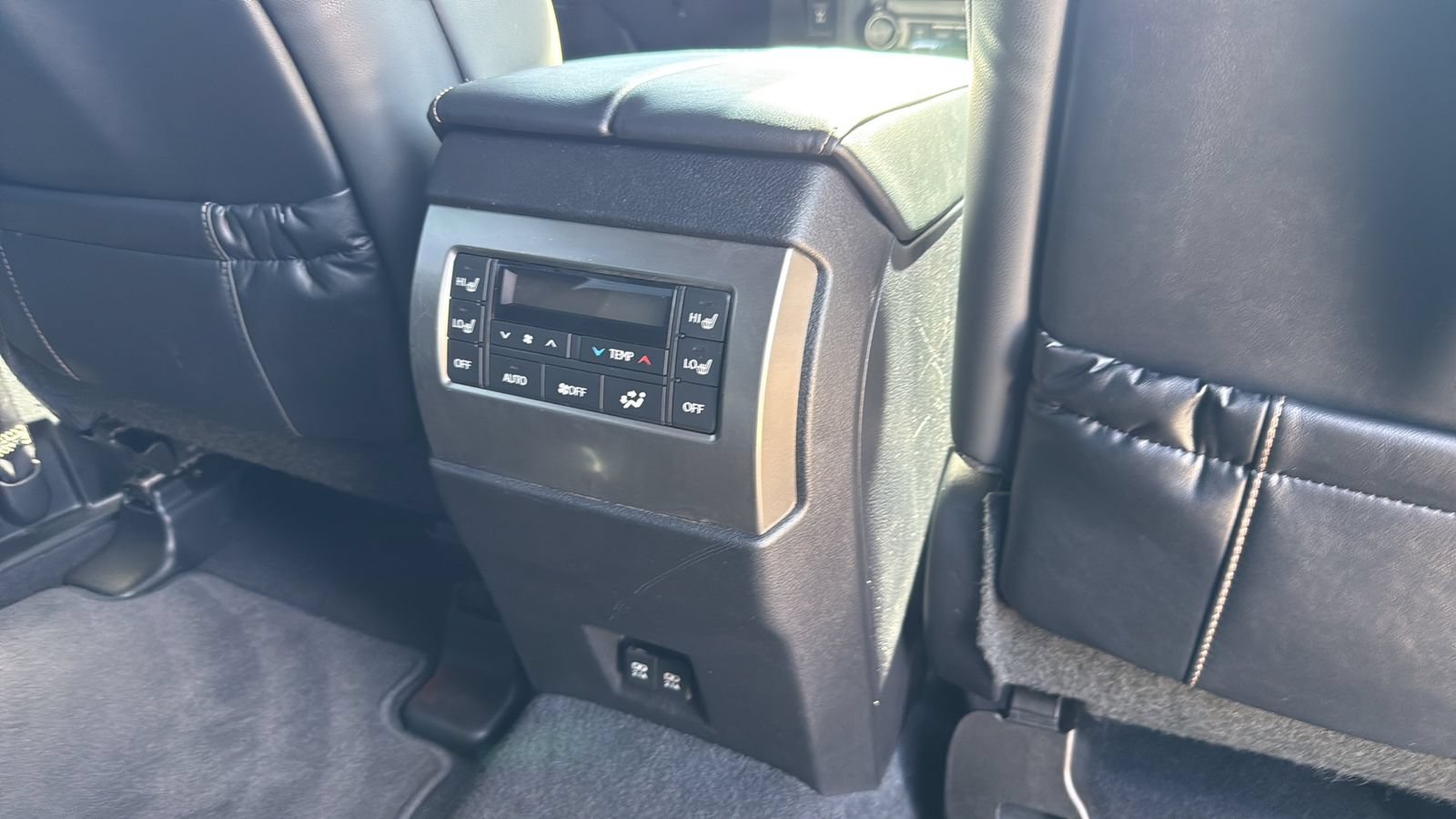 Used 2023 Lexus GX 460 Premium w/ Premium Package AWD/4WD image 27