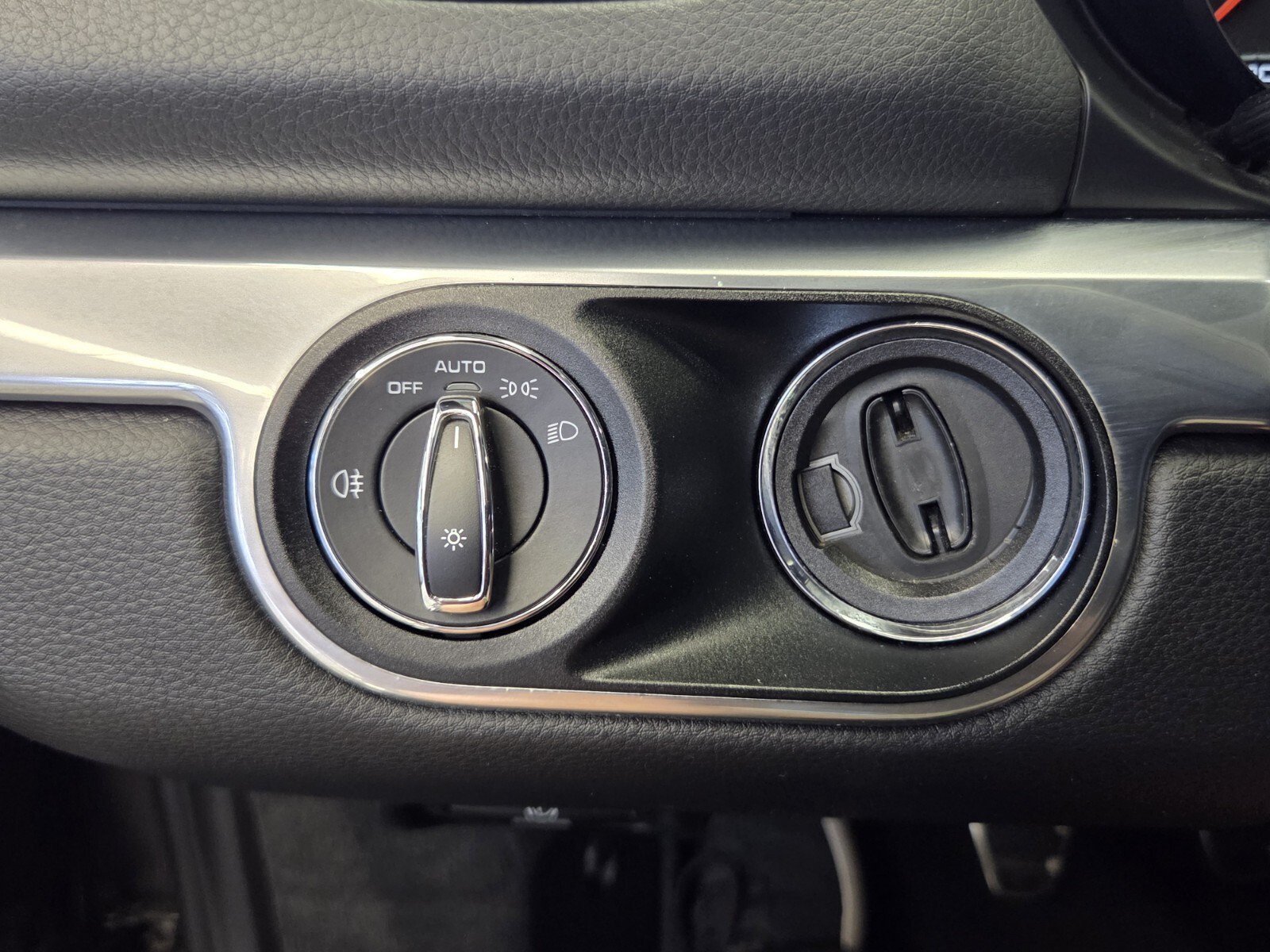 Used 2016 Porsche Cayman RWD image 16