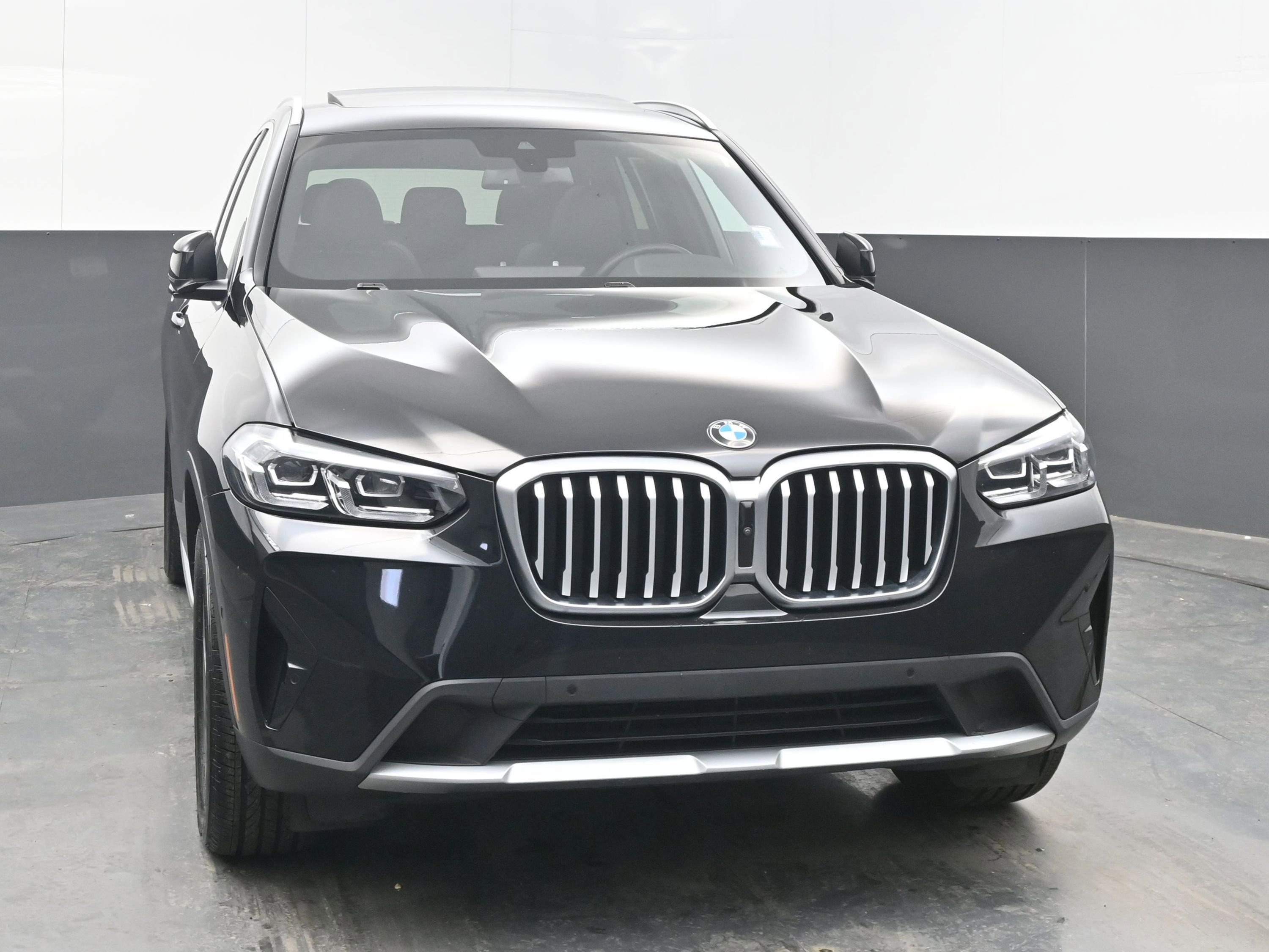 Used 2023 BMW X3 xDrive30i w/ Convenience Package image 3