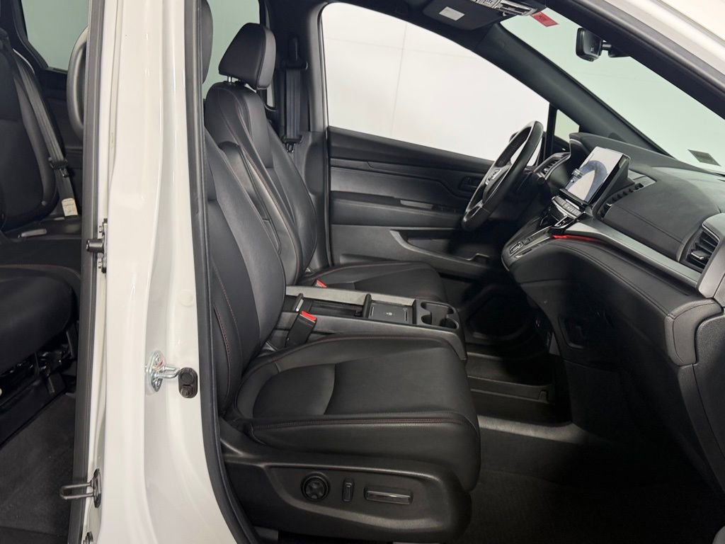 Used 2025 Honda Odyssey Sport-L image 29