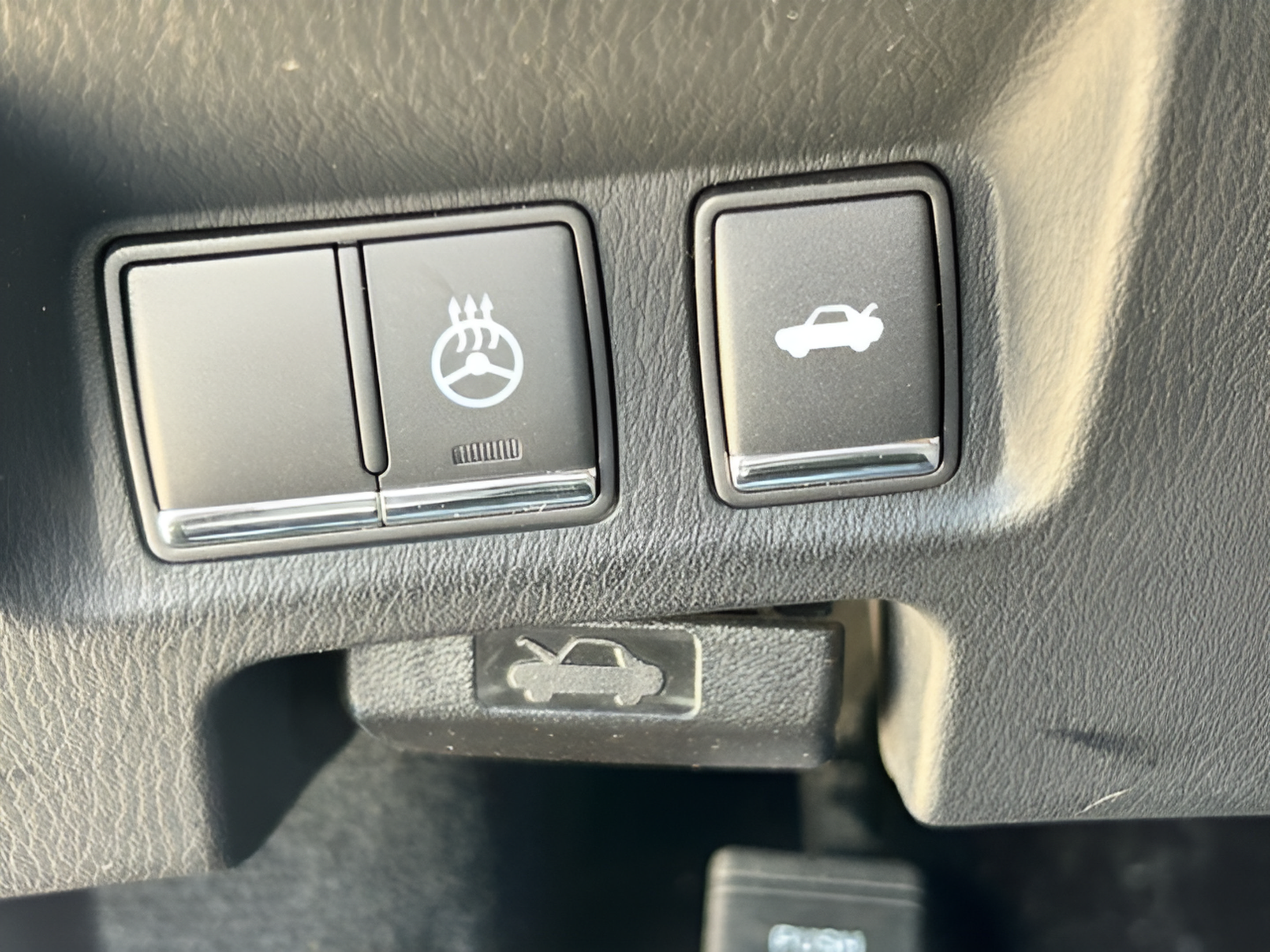 Used 2015 INFINITI Q70 L 3.7 RWD image 27