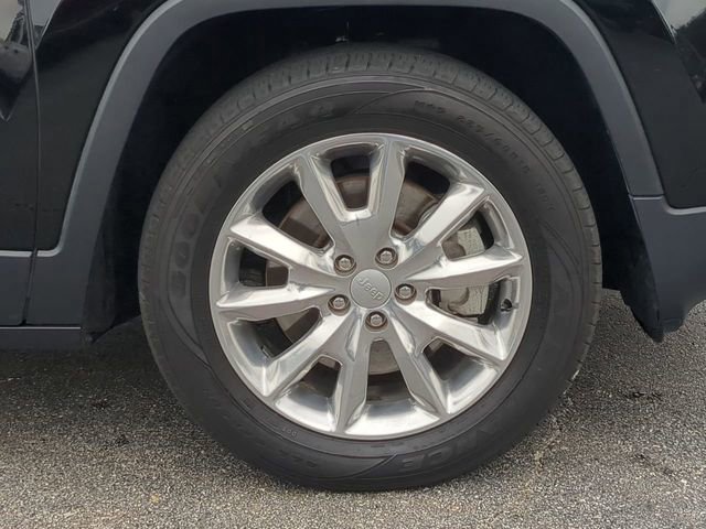 Used 2017 Jeep Cherokee Limited image 11