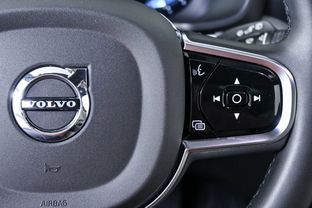Used 2025 Volvo V60 B5 Cross Country Ultra image 12