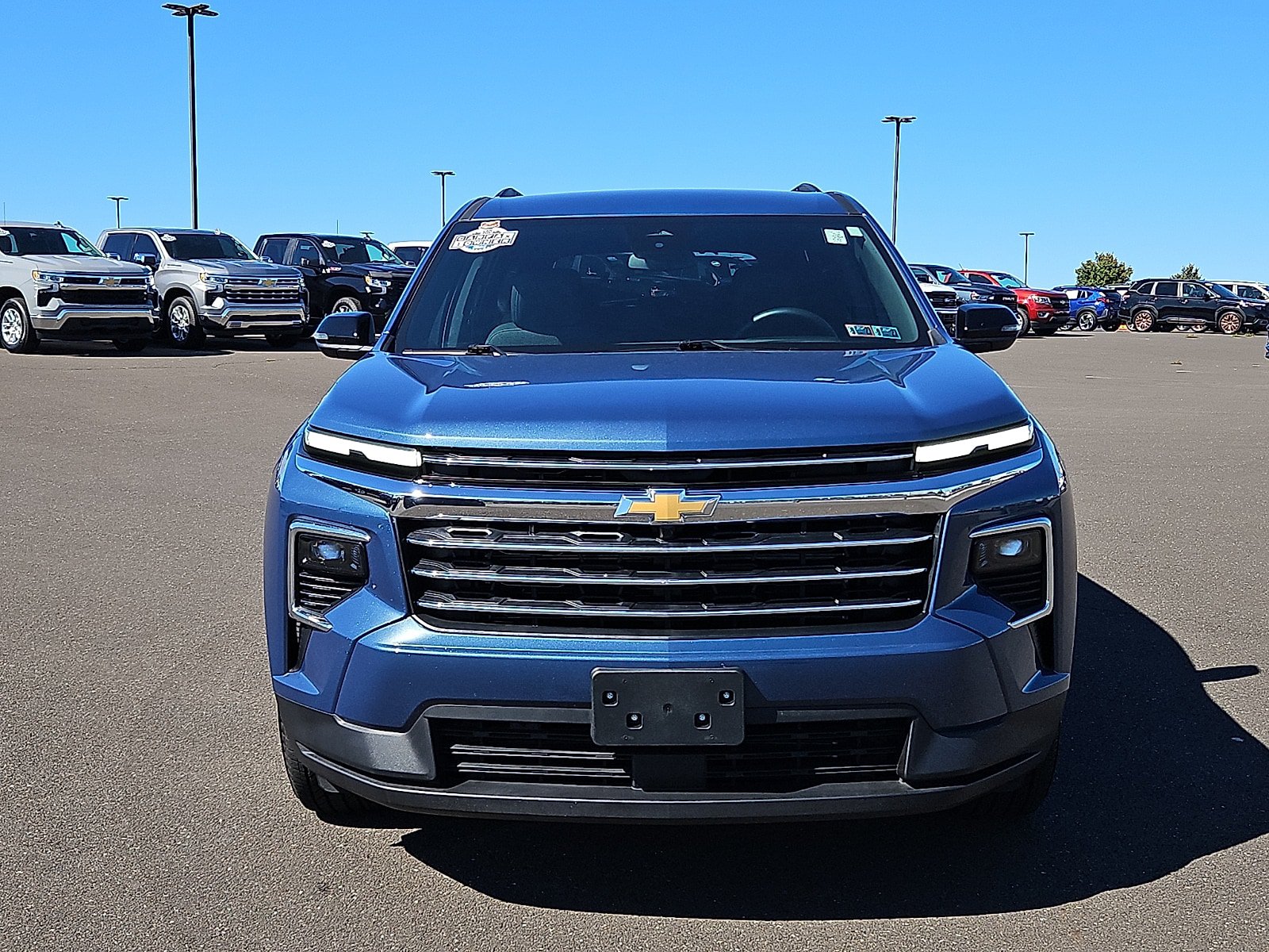 Used 2026 Chevrolet Traverse LT FWD image 2