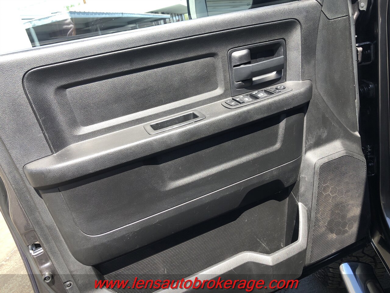Used 2018 RAM 2500 Tradesman w/ Chrome Appearance Group image 10