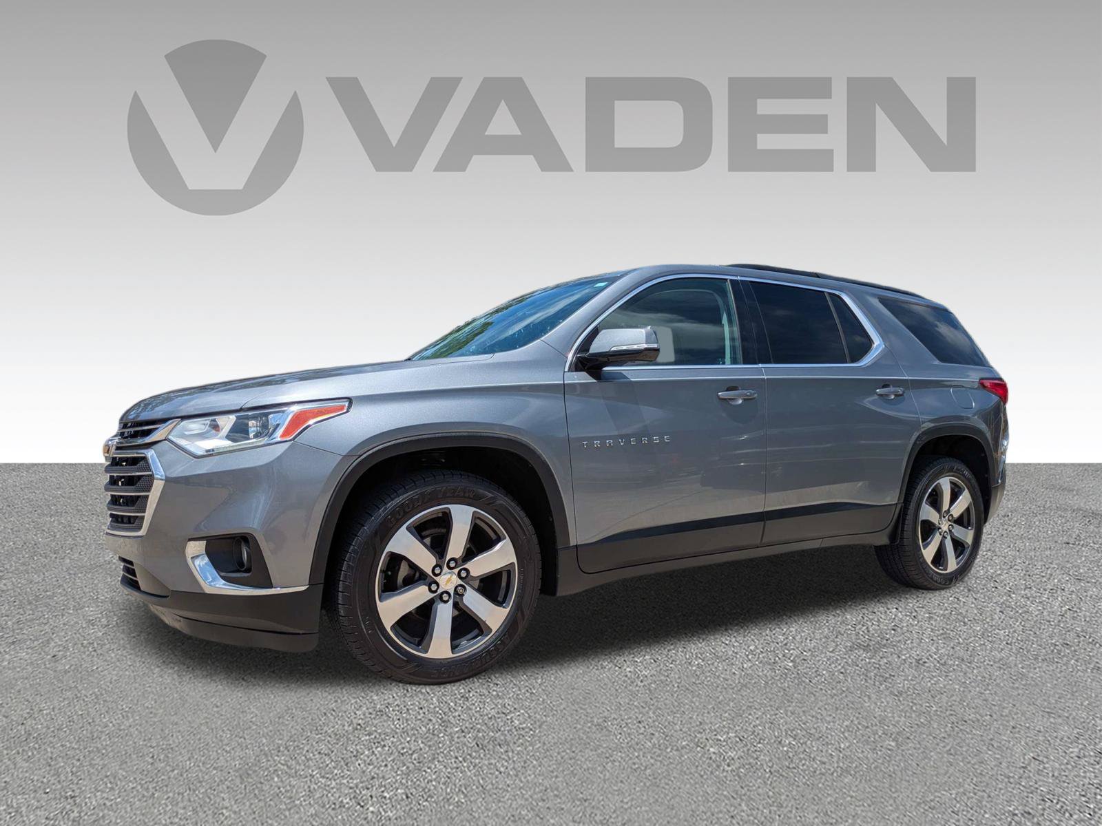 Certified 2019 Chevrolet Traverse LT w/ LT Premium Package FWD image 2
