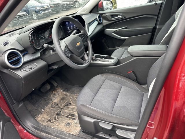Used 2024 Chevrolet Trax LS w/ LS Convenience Package FWD image 10