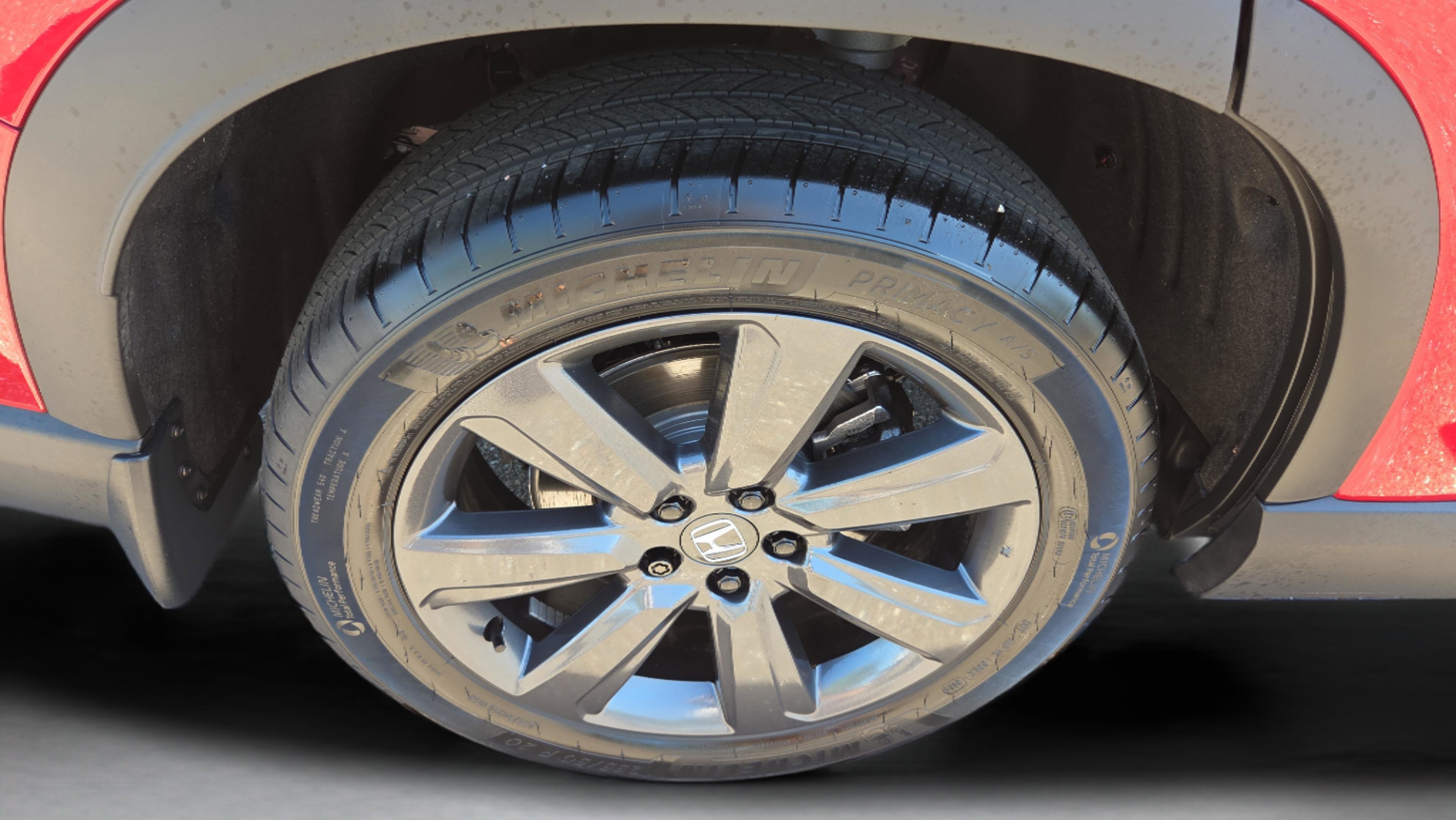 Used 2025 Honda Pilot Sport image 18