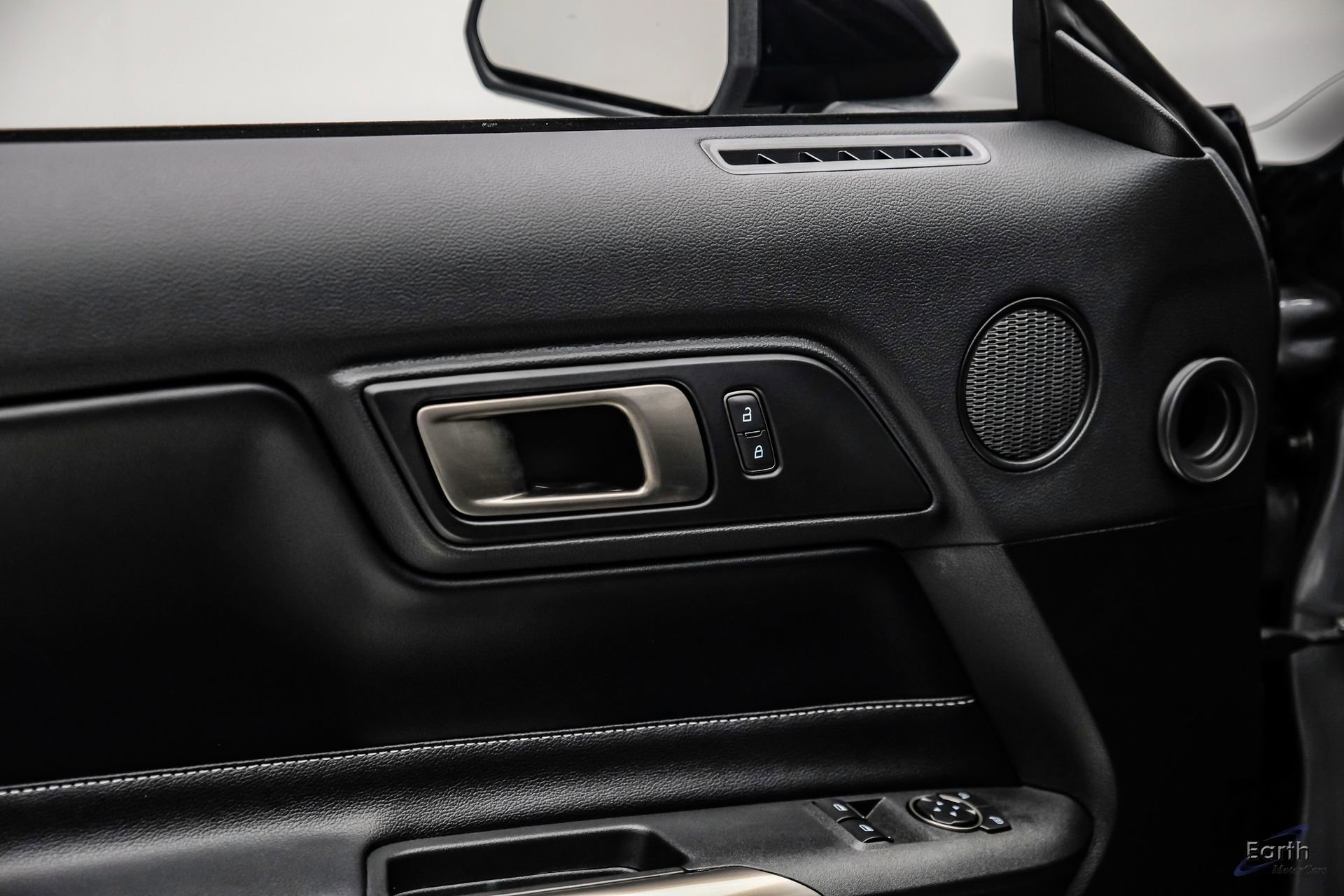 Used 2021 Ford Mustang Shelby GT500 w/ Carbon Fiber Track Pack image 87