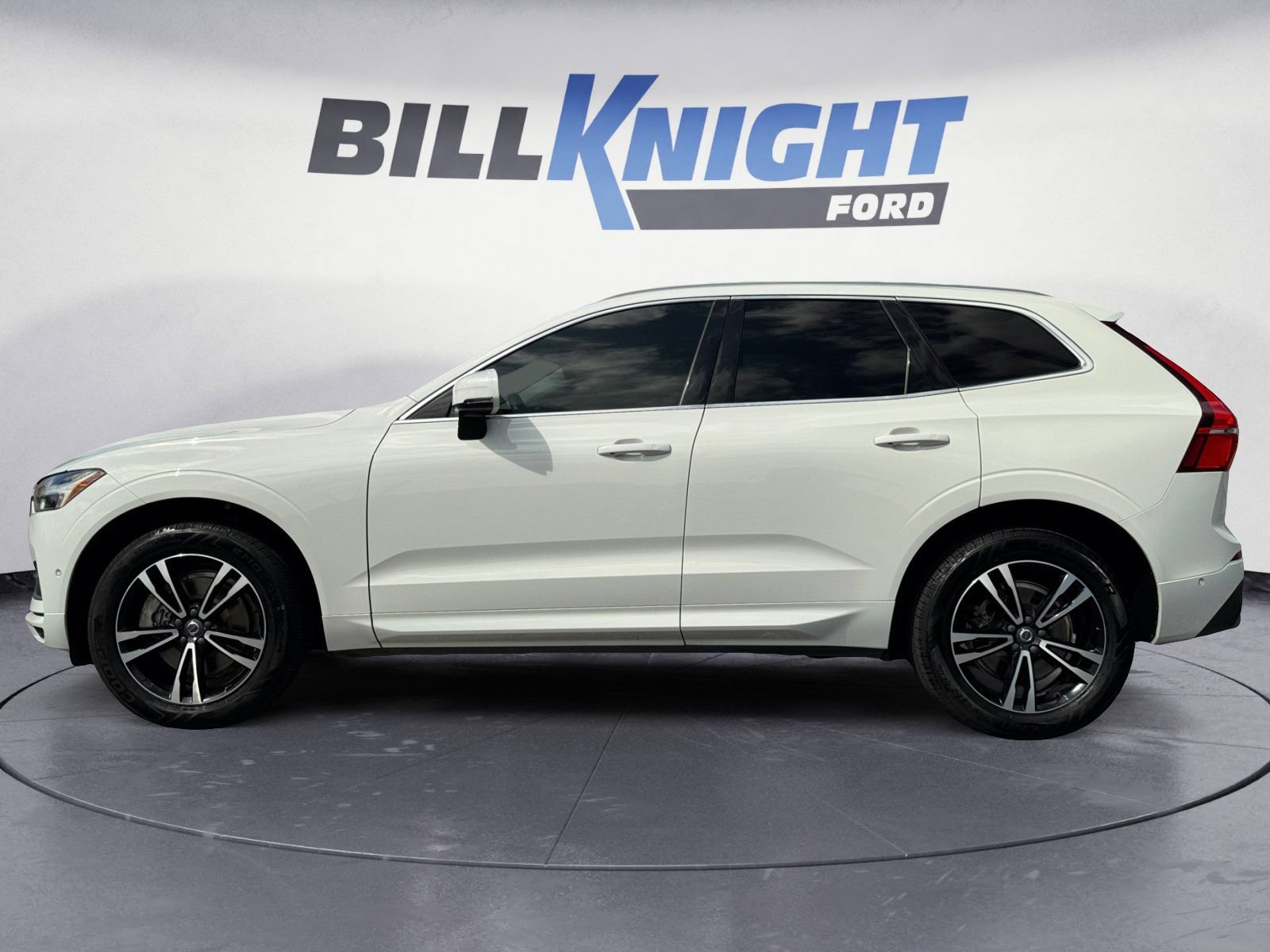 Used 2019 Volvo XC60 T6 Momentum w/ Premium Package AWD/4WD image 2