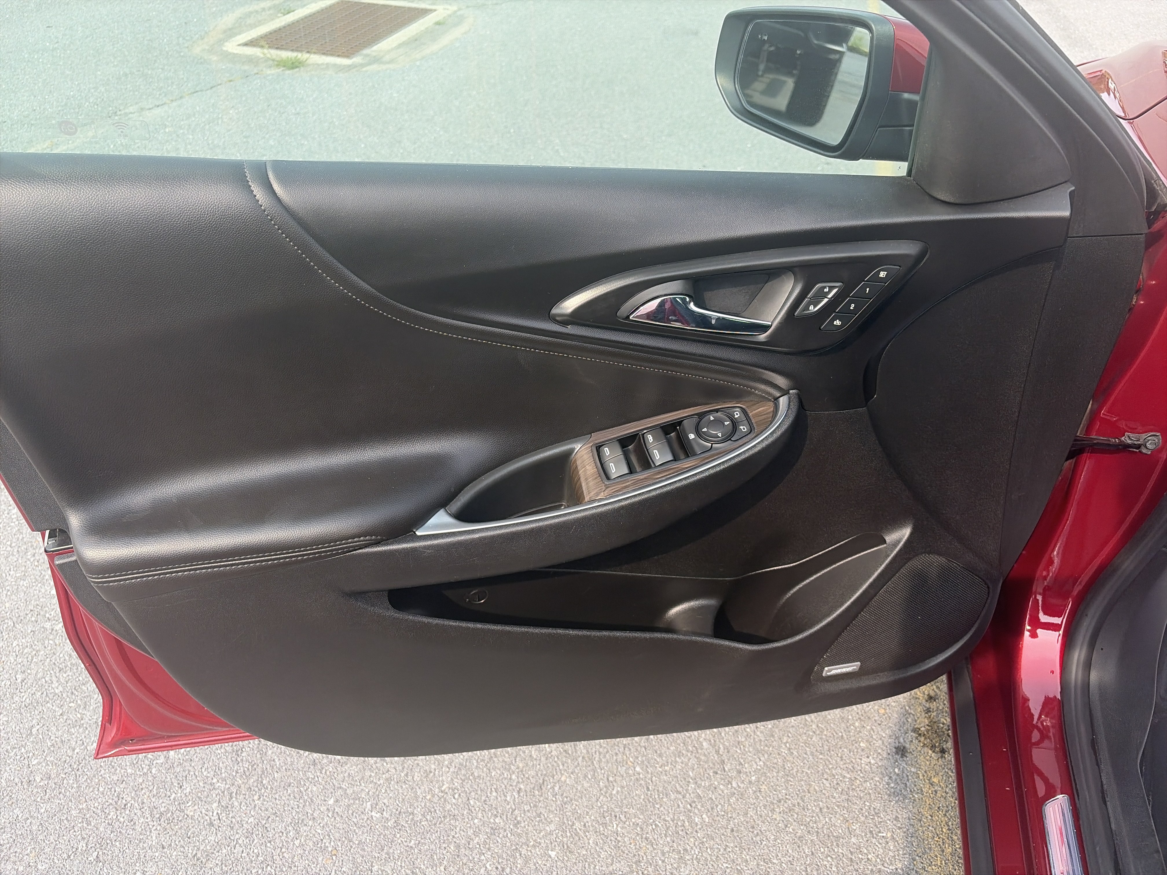 Used 2020 Chevrolet Malibu Premier FWD image 18