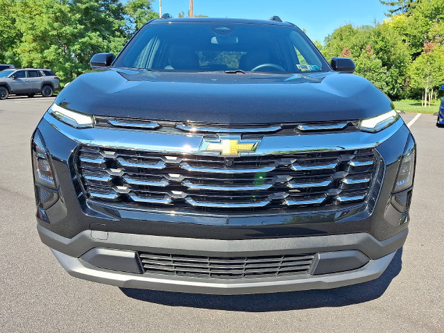 Used 2025 Chevrolet Equinox LT w/ Convenience Package II AWD/4WD image 2