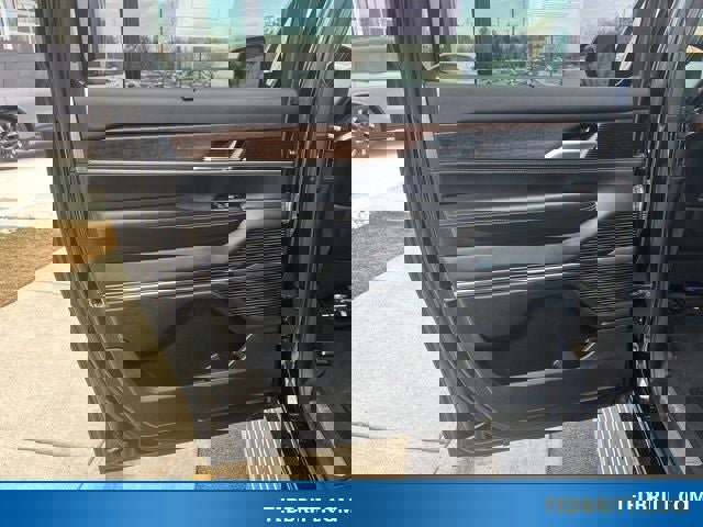 Used 2024 Jeep Grand Wagoneer L 4WD image 20