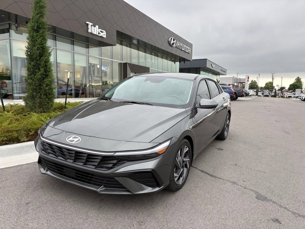 Certified 2025 Hyundai Elantra Limited