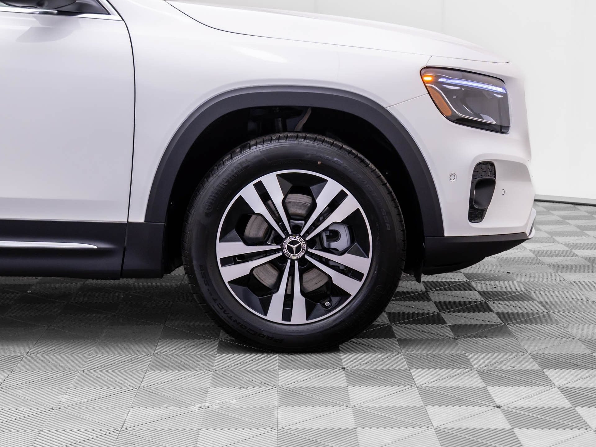 New 2026 Mercedes-Benz GLB 250 4MATIC image 37