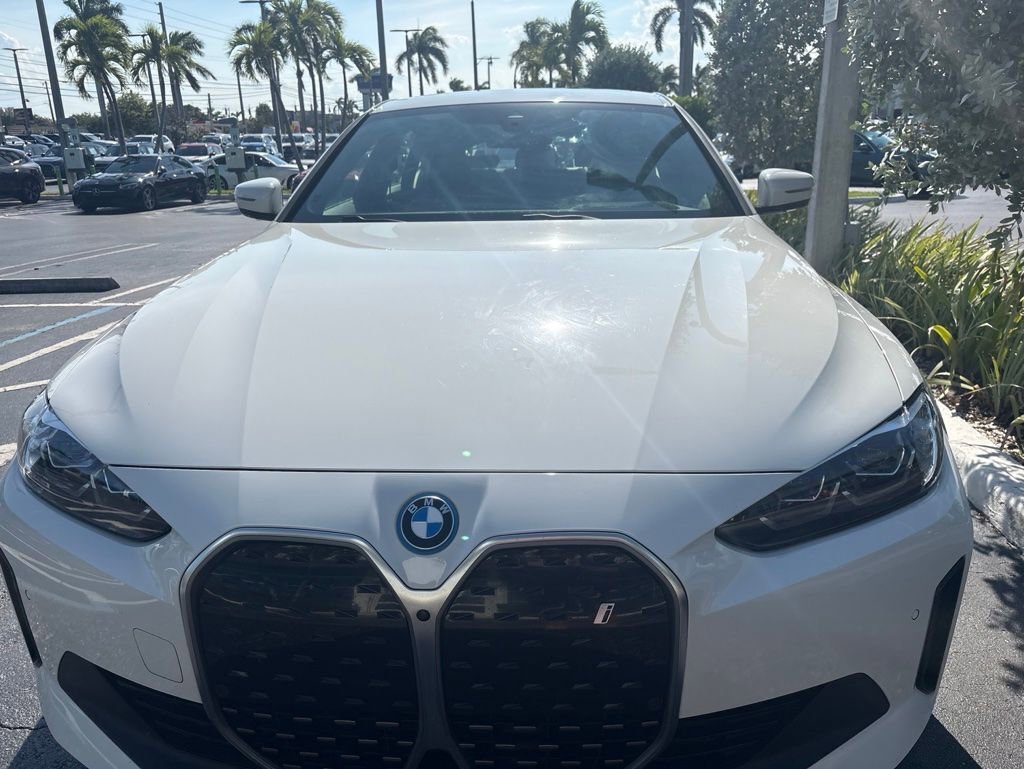 Used 2023 BMW i4 eDrive35 w/ Premium Package RWD image 4
