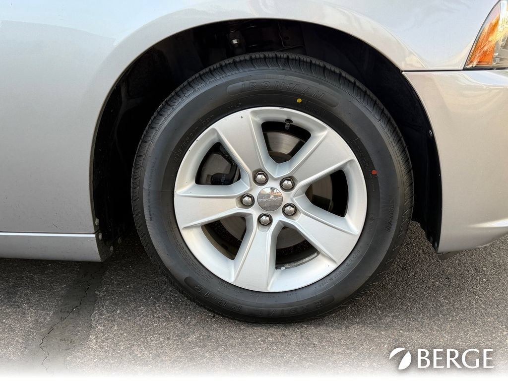 Used 2011 Dodge Charger SE RWD image 11