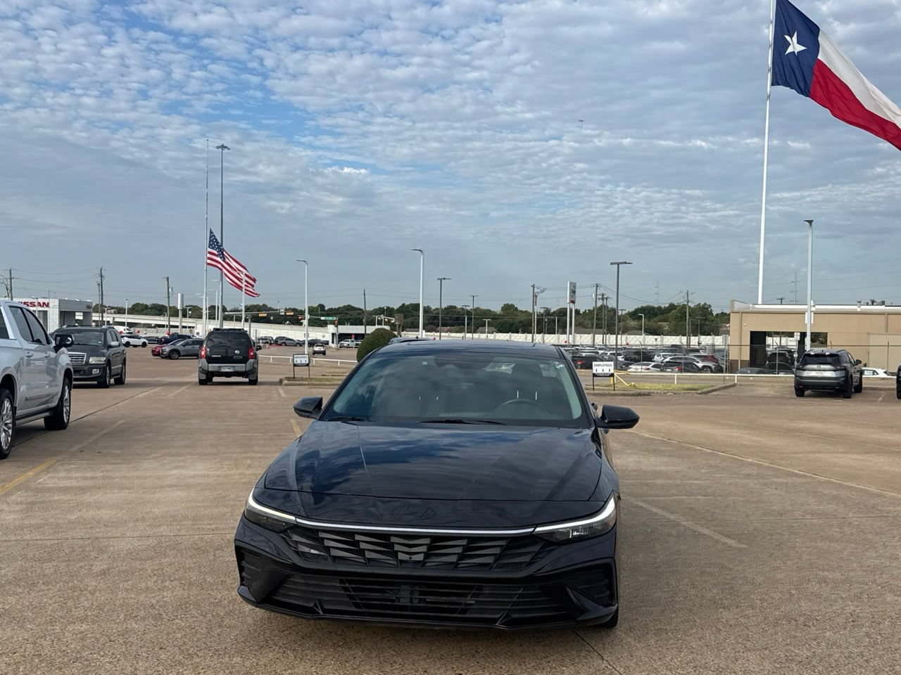 Used 2025 Hyundai Elantra SEL FWD image 6