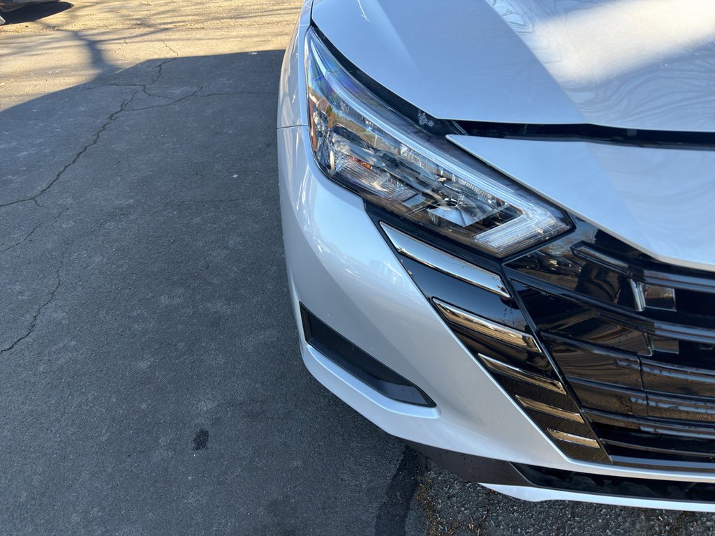 New 2025 Nissan Versa SR w/ Trunk Package image 10