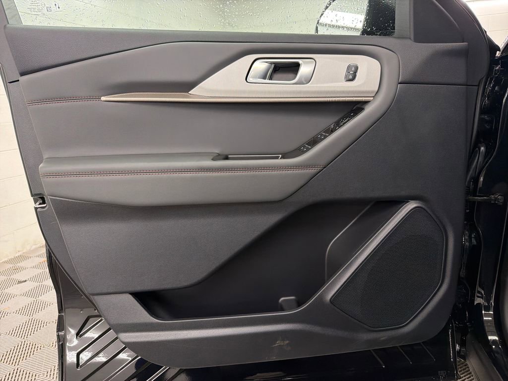 New 2026 Ford Explorer Active RWD image 15