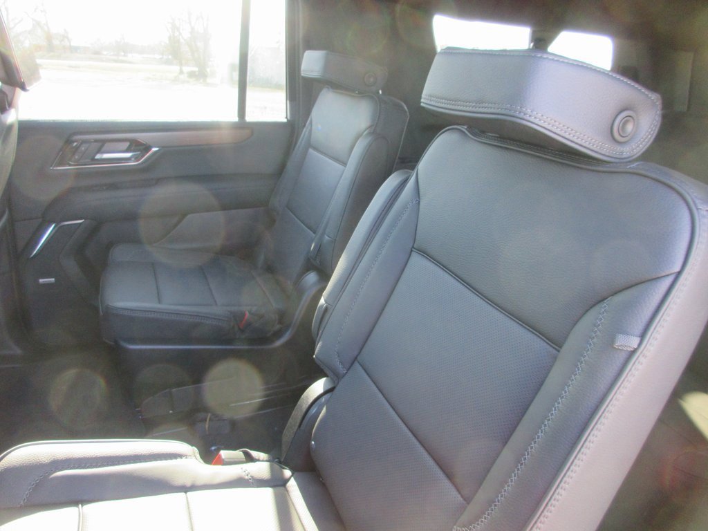 New 2026 GMC Yukon XL Denali w/ Denali Reserve Package image 13