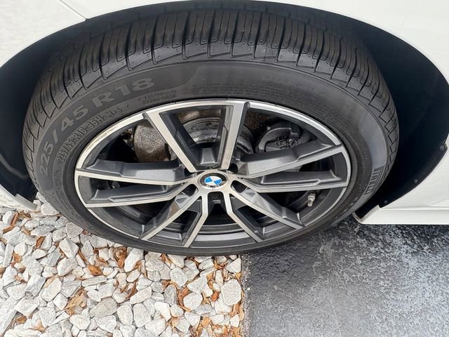 Used 2022 BMW 330i xDrive Sedan w/ Driving Assistance Package image 11
