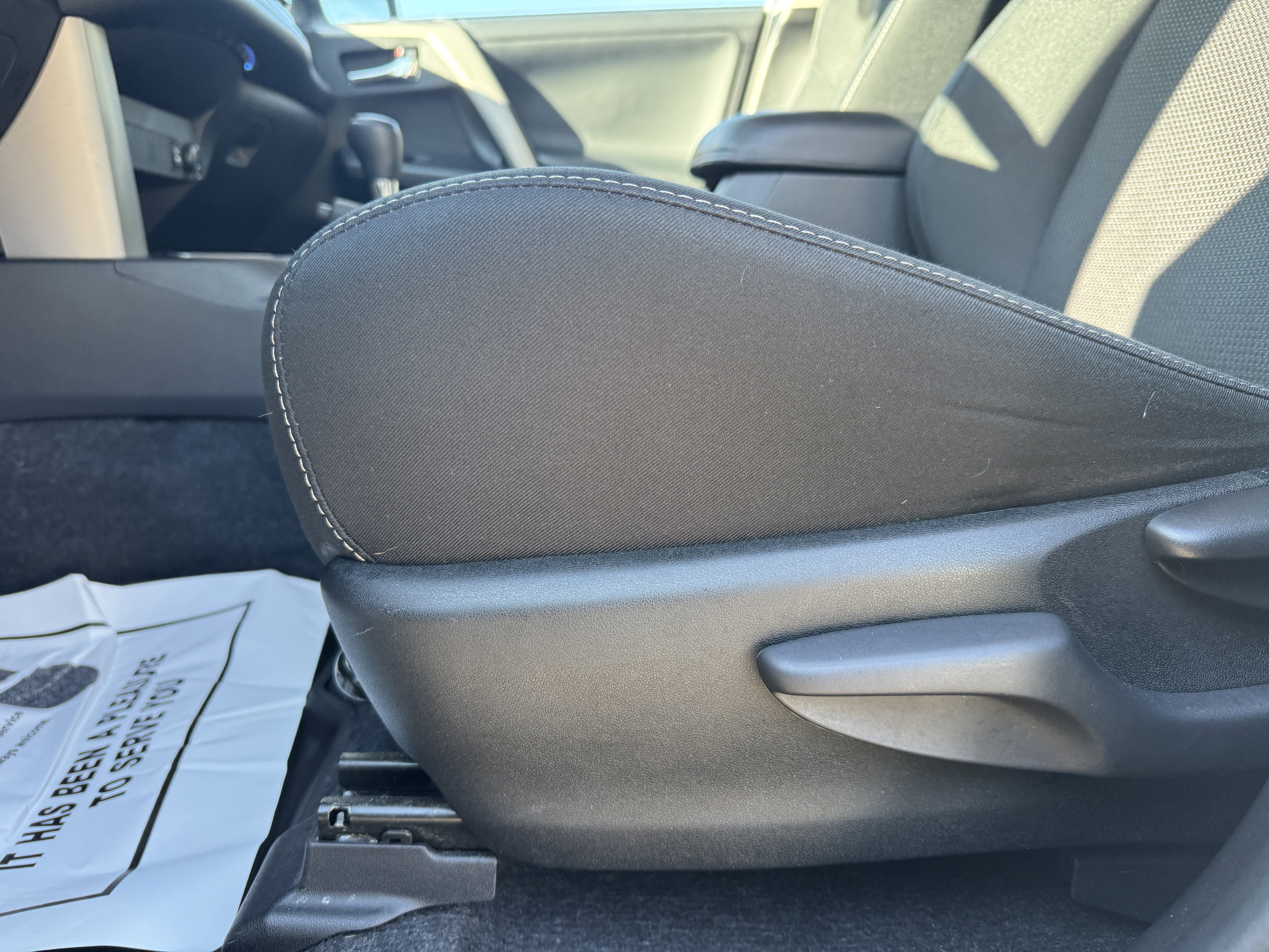 Used 2018 Toyota RAV4 XLE AWD/4WD image 20