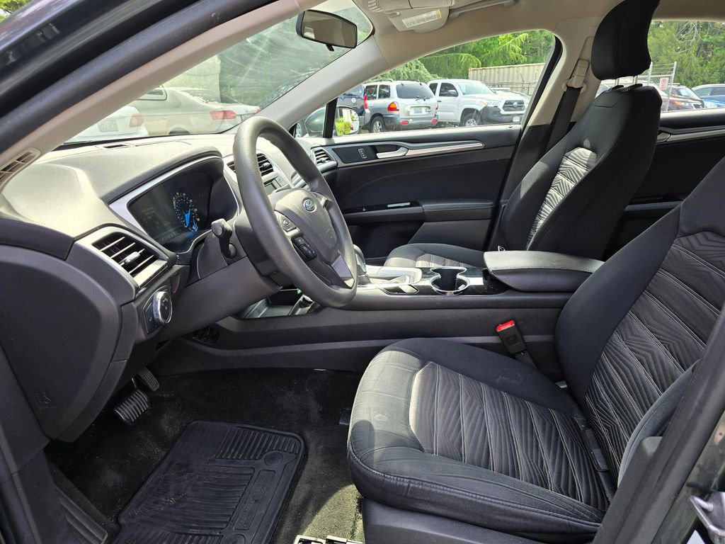 Used 2016 Ford Fusion SE FWD image 8
