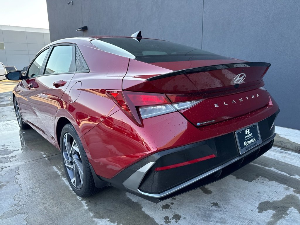 Certified 2025 Hyundai Elantra Sport image 6