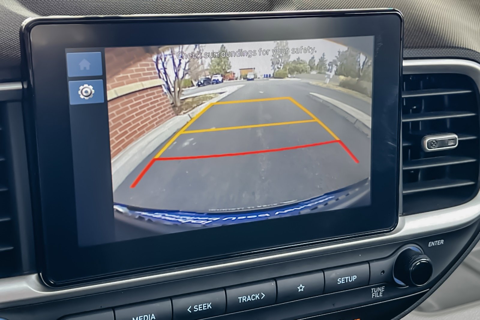 Certified 2025 Hyundai Venue SEL image 26