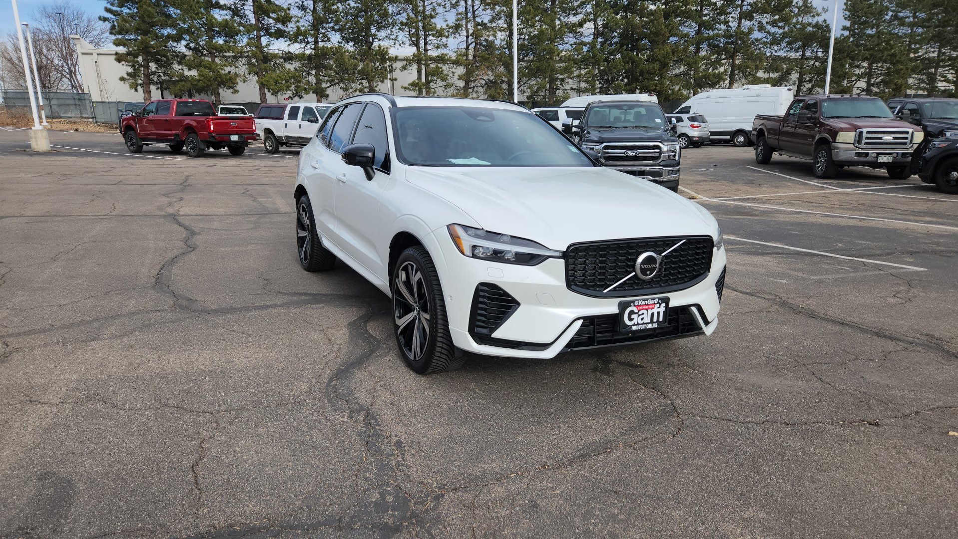 Used 2022 Volvo XC60 T8 R-Design w/ Advanced Package image 19