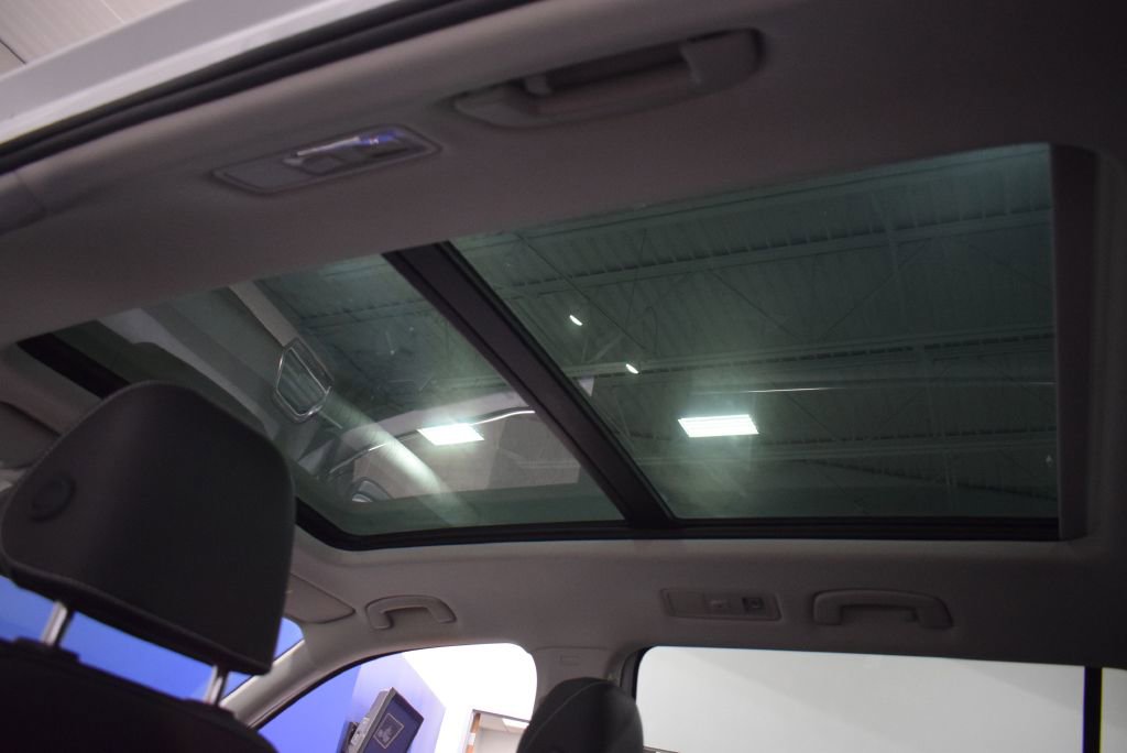 Used 2021 Volkswagen Tiguan SEL w/ 3rd Row Seat Package image 33