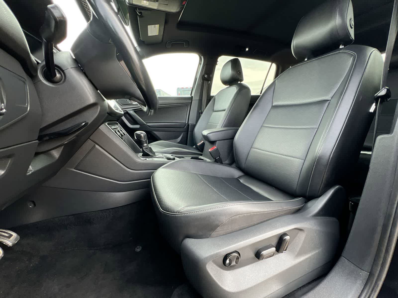 Used 2019 Volkswagen Tiguan SEL Premium R-Line image 16