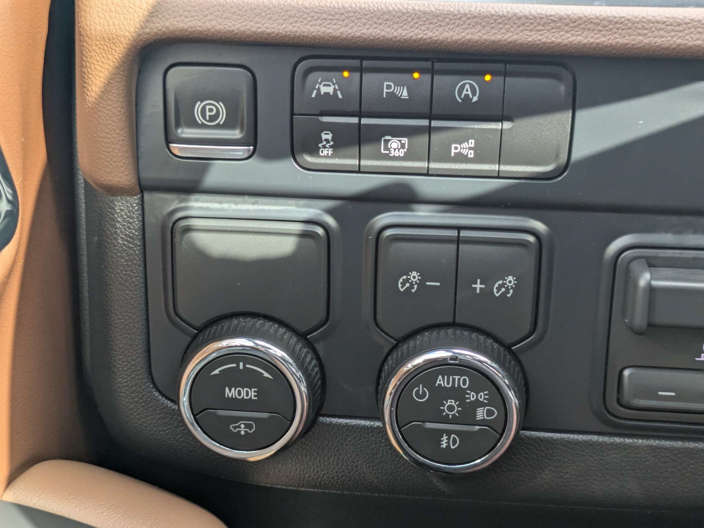 Used 2026 Chevrolet Tahoe High Country RWD image 31
