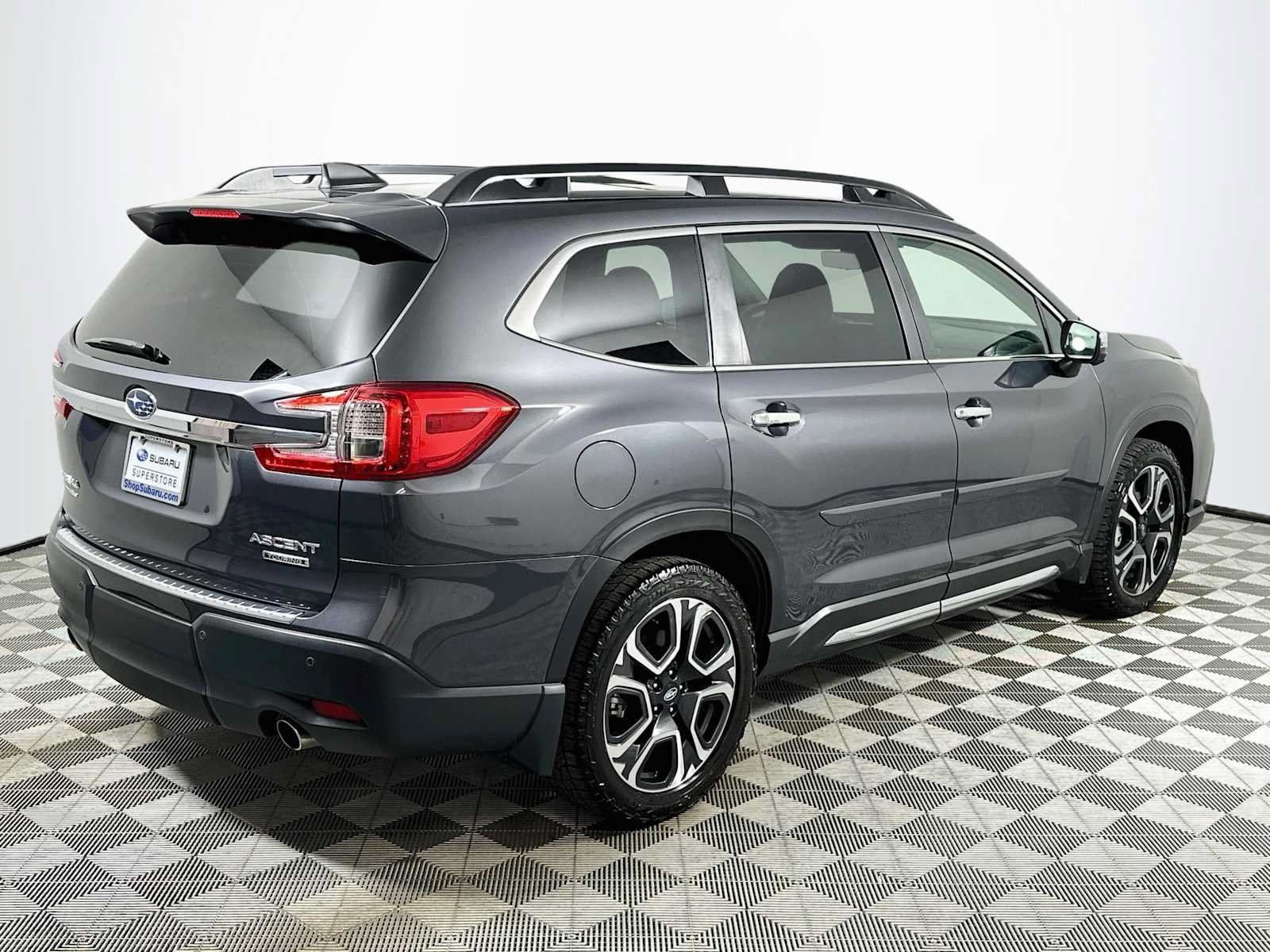 Used 2023 Subaru Ascent Touring AWD/4WD image 7