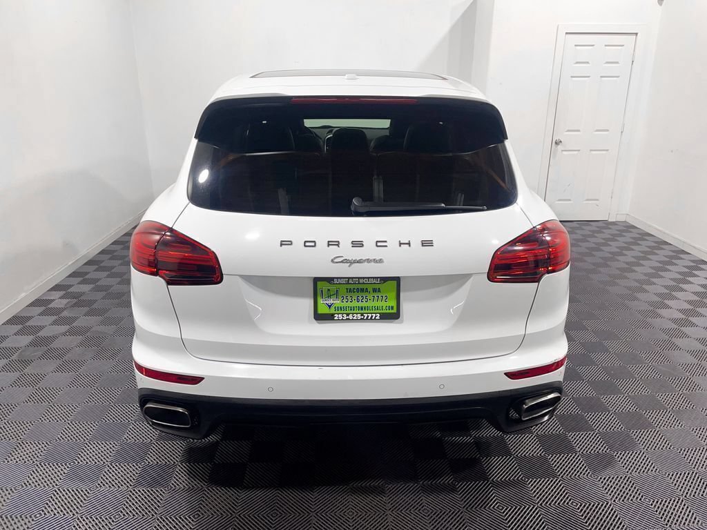 Used 2016 Porsche Cayenne AWD/4WD image 5