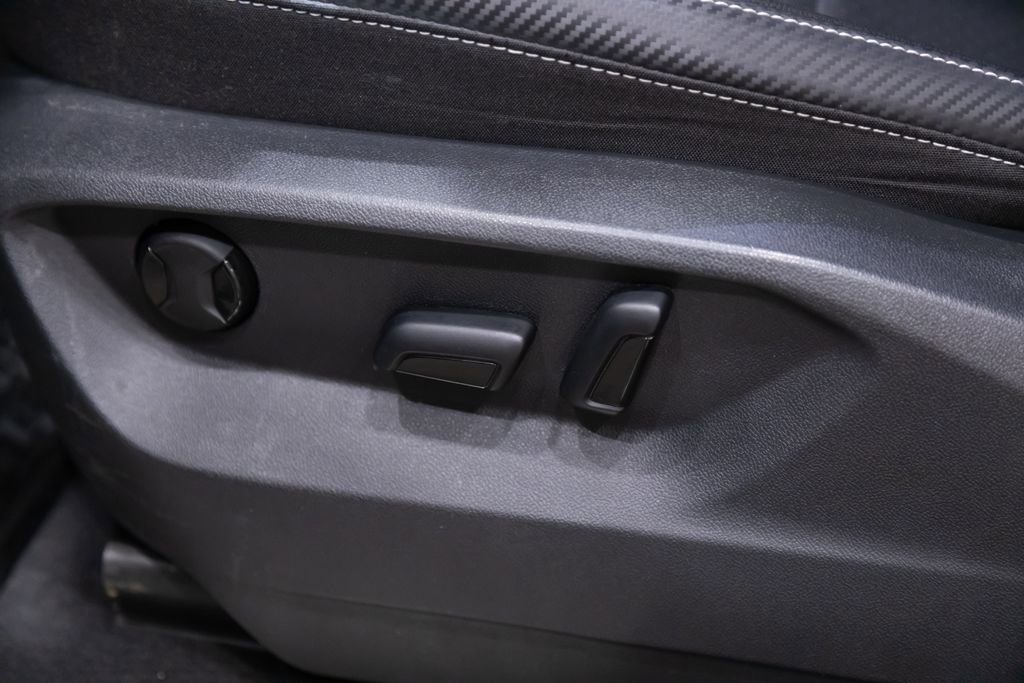 Used 2023 Volkswagen Atlas Cross Sport SE w/ Panoramic Sunroof Package image 9