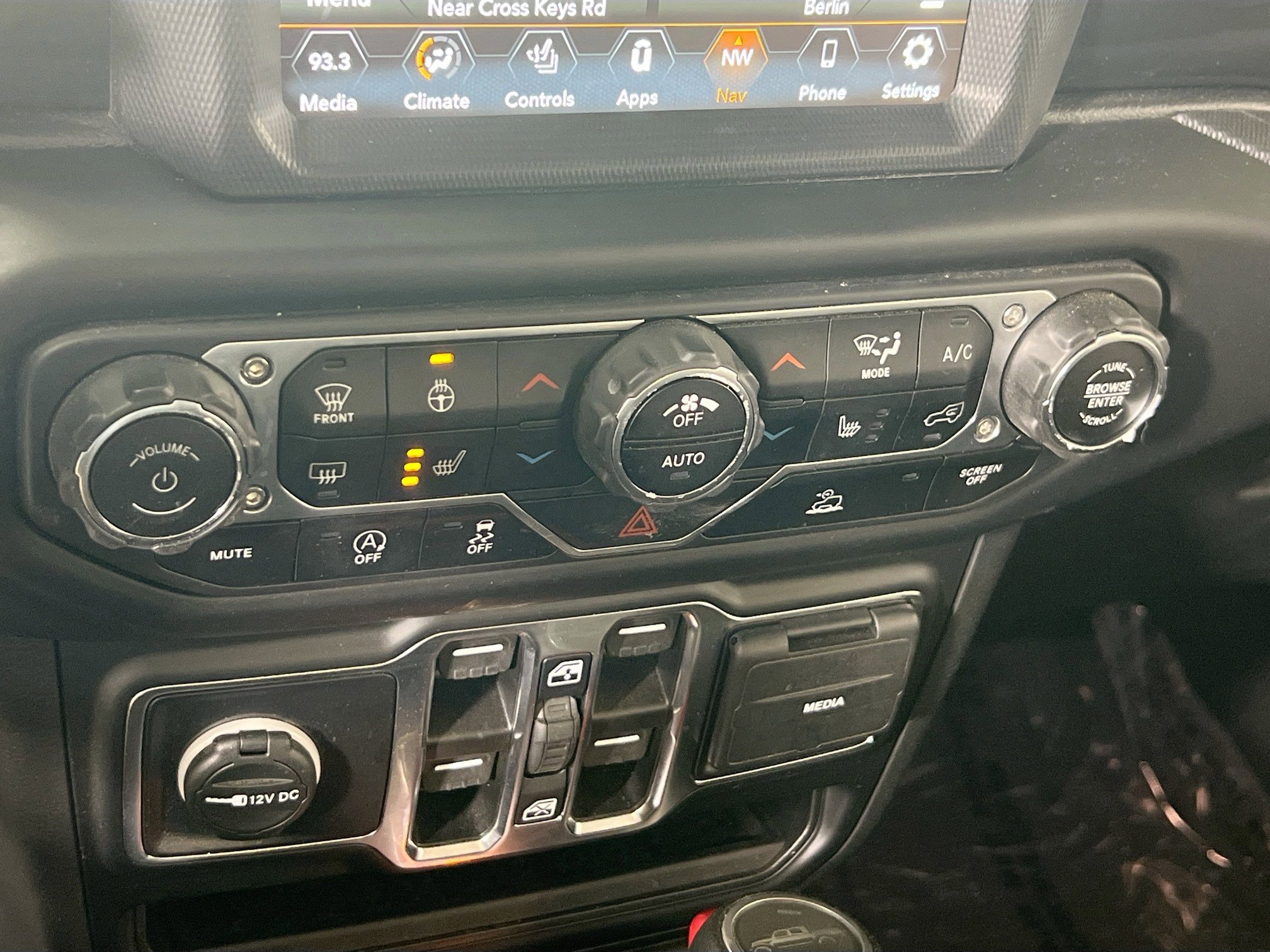 Used 2022 Jeep Gladiator Sport image 16