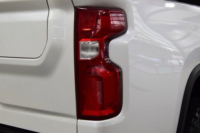 Used 2022 Chevrolet Silverado 2500 High Country w/ Safety Package II image 15