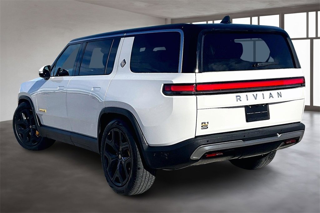 Used 2024 Rivian R1S Adventure image 12